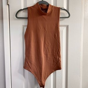 A&F HIGH NECK BODYSUIT